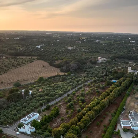 Masseria Profilo 8, Emma Villa *
